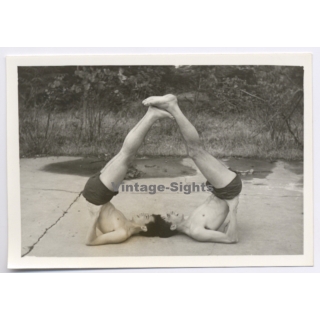 2 Handsome Young Men Make Candlestick / Gay INT (Vintage Photo 1960s)