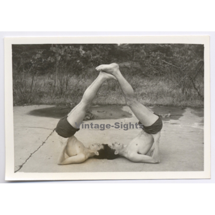 2 Handsome Young Men Make Candlestick / Gay INT (Vintage Photo 1960s)