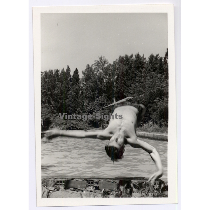 Handsome Man Makes Backflip Into Pool / Gay INT (Vintage Photo 1960s)