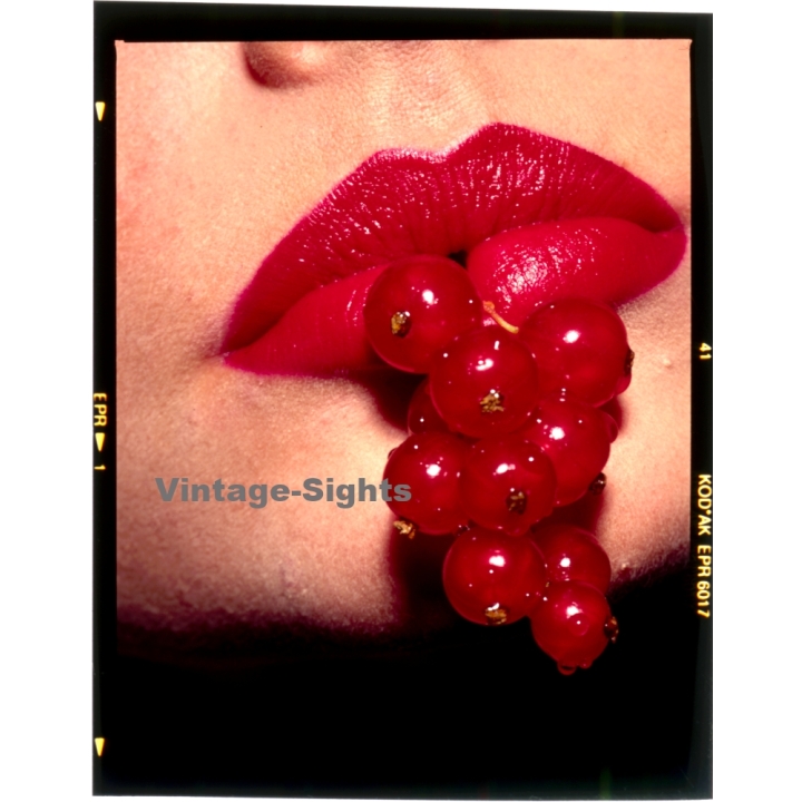 Face Study: Close-up Of Females' Lips With Red Currants *2 (Vintage Diapositive WOLFGANG KLEIN 1980s)
