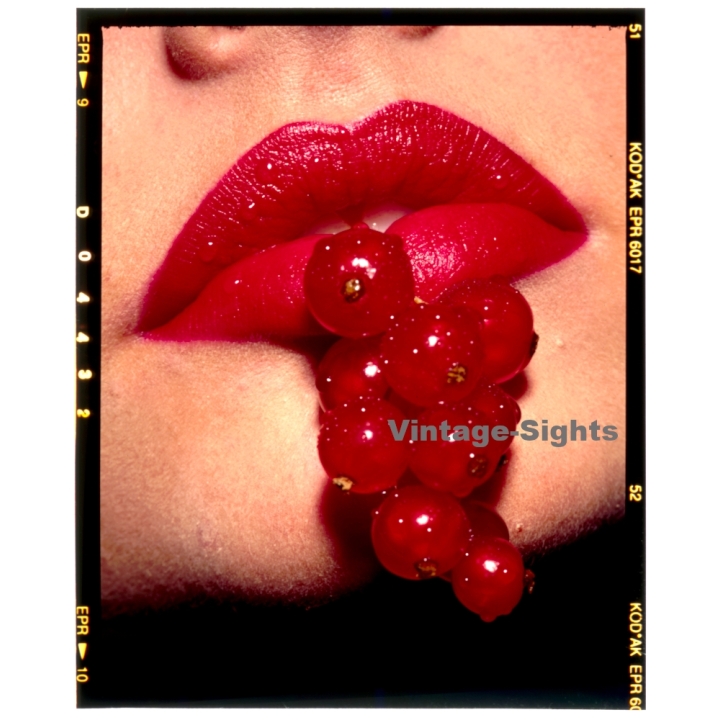 Face Study: Close-up Of Females' Lips With Red Currants *3 (Vintage Diapositive WOLFGANG KLEIN 1980s)