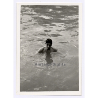 Handsome Man in Swimming Pool / Cheeky Look - Gay INT (Vintage Photo 1960s)