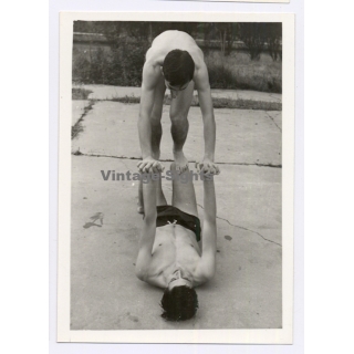 2 Young Men in Swim Trunks - Acrobatic Pose / Gay INT (Vintage Photo 1960s)