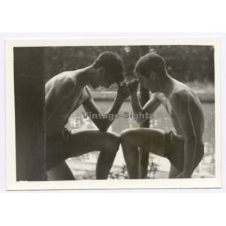 2 Topless Young Men Fooling Around*2 / Gay INT (Vintage Photo 1960s)