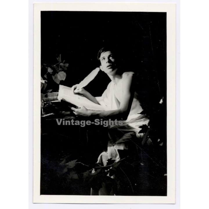 Handsome Topless Young Man in Toga*10 / Gay INT (Vintage Photo 1960s)