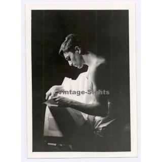 Muscular Topless Young Man in Toga Reads Book / Gay INT (Vintage Photo 1960s)