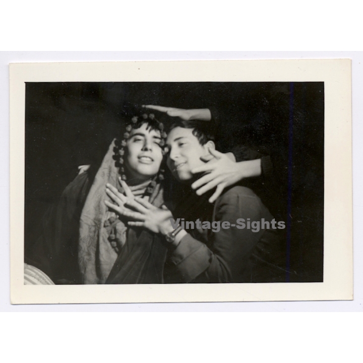 2 Men Playing Hetero Couple*3 - Crossdressing / Gay INT (Vintage Photo 1960s)