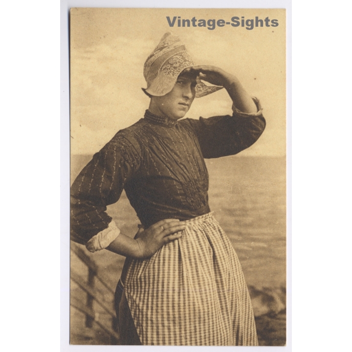 Netherlands: Volendam Girl / Traditional Dutch Garb (Vintage PC)