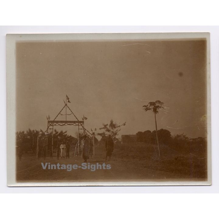 Royal Visit in Congo Belge 1928: Festively Decorated Archway Of Mission (Vintage Photo)