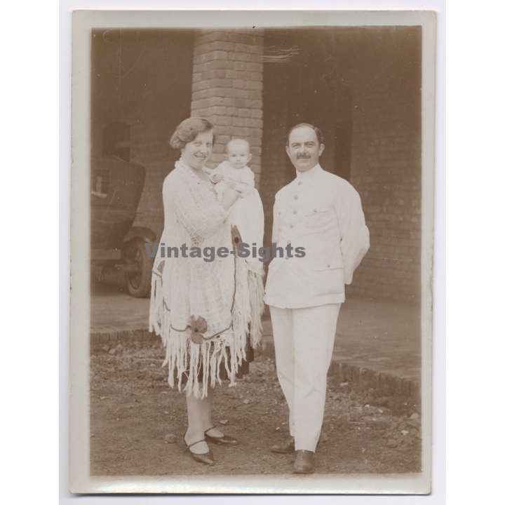 Royal Visit in Congo Belge 1928: Elegant Colonial Couple With Baby (Vintage Photo)