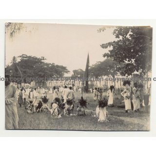 A.R.P. De Lord: Group Of Natives - Headdress - Zanzibar / Tanzania (Vintage Photo ~1920s/1930s)