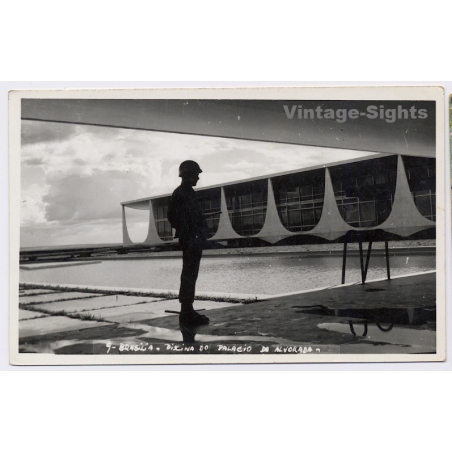 Brasilia / Brazil: Palácio da Alvorada - Oscar Niemeyer (Vintage RPPC 1960)