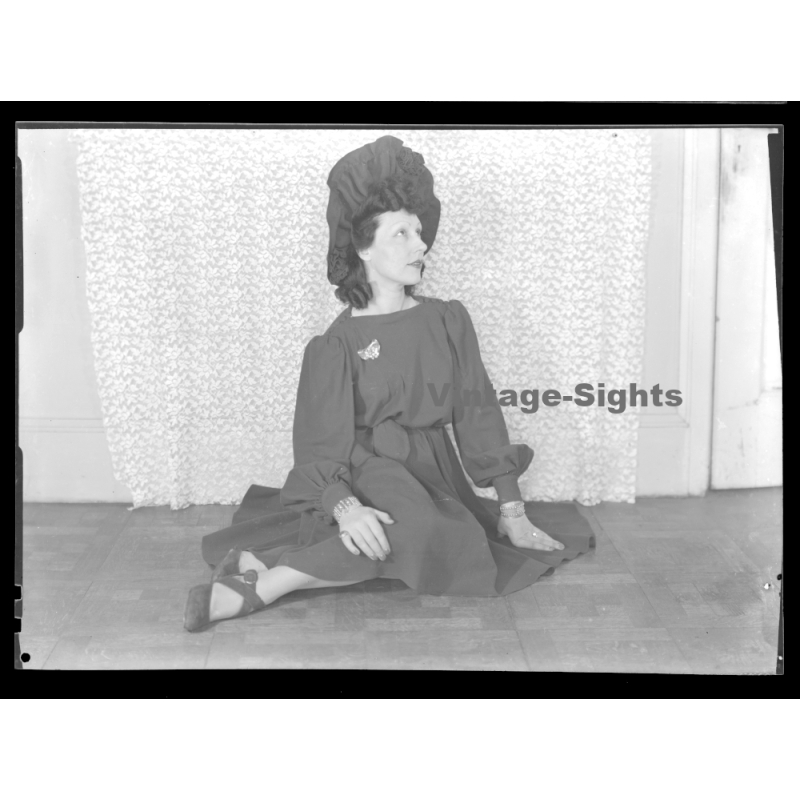 Fashion Study: Elegant Lady In Plain Dress With Great Hat (Vintage Negative 18 X 13CM ~1930s/1940s)