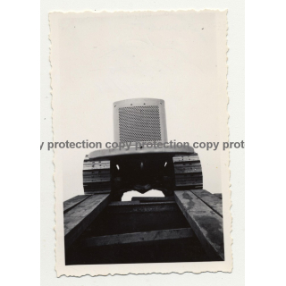 Gabenge - Bolobo / Congo: Tracked Construction Vehicle *4 / Radiator (Vintage Photo B/W 1946)