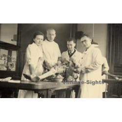 Medical Students During Cadaver Autopsy *1 (Vintage Photo ~1920s/1930s)