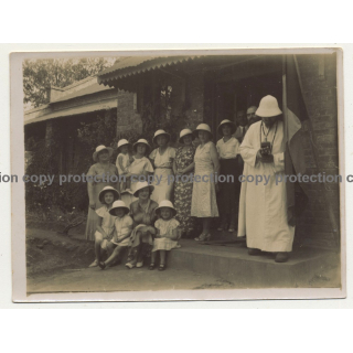 Africa: Congolese Man & 2 Women / White Suit / Safari Hat (Vintage Photo Sepia 1920s/1930s)