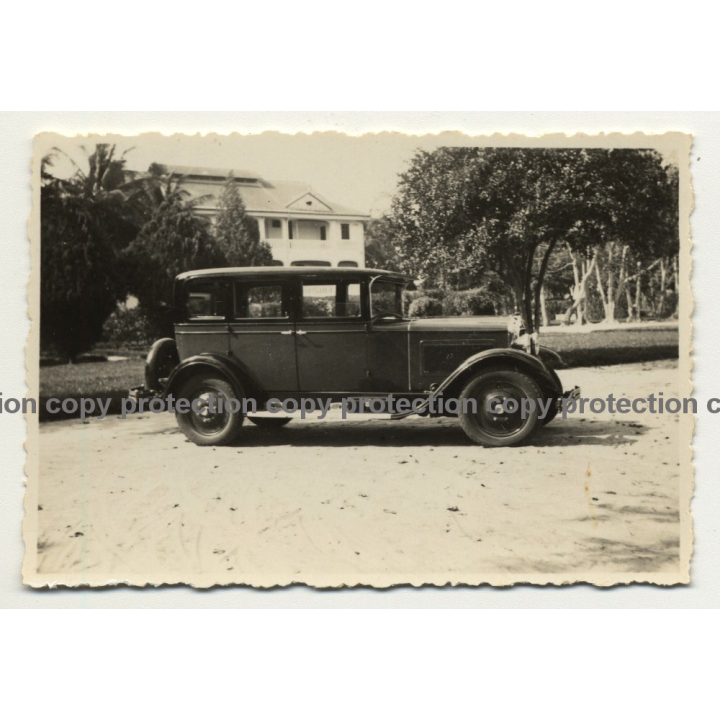 Congo / Africa: Ford Model Four Door Sedan / Oldtimer (Vintage Photo B/W ~1930s)