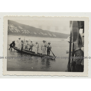 Congo / Africa: Colonial Masters On Dugout / Lake (Vintage Photo B/W ~1930s/1940s)