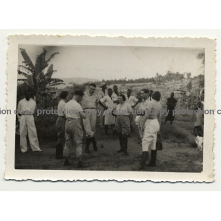 Congo / Africa: Gathering Of Colonial Masters In Steppe / Natives (Vintage Photo B/W ~1930s/1940s)