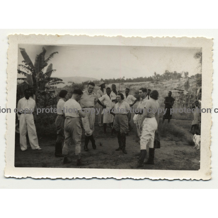 Congo / Africa: Gathering Of Colonial Masters In Steppe / Natives (Vintage Photo B/W ~1930s/1940s)