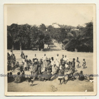 Congo / Africa: The Market Of Kiniati / Natives (Vintage Photo B/W 1927)
