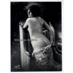 1920s Erotica: Belle Epoque Nude Flashes Butt / Boudoir - Risqué (Large Photo Reprint ~ 24x17CM)