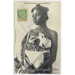 Madagascar: Jeune Fille Yeso / Ethnic (Vintage PC 1900s)