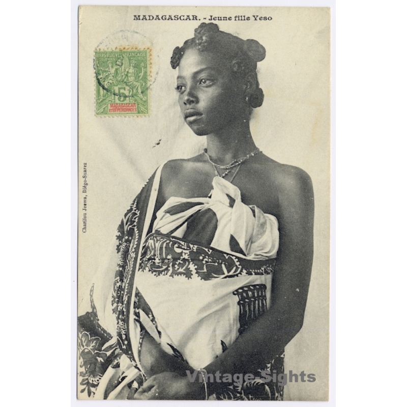 Madagascar: Jeune Fille Yeso / Ethnic (Vintage PC 1900s)