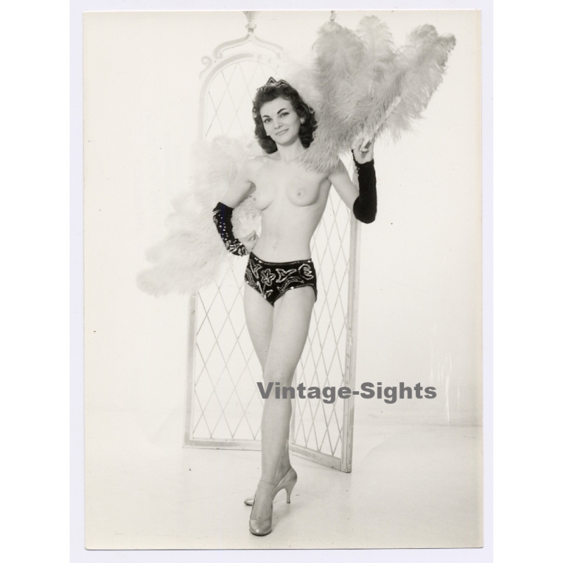 Great Take Of Slim Topless Pin-Up Girl / Feather Boa (Vintage Photo ~1960s)