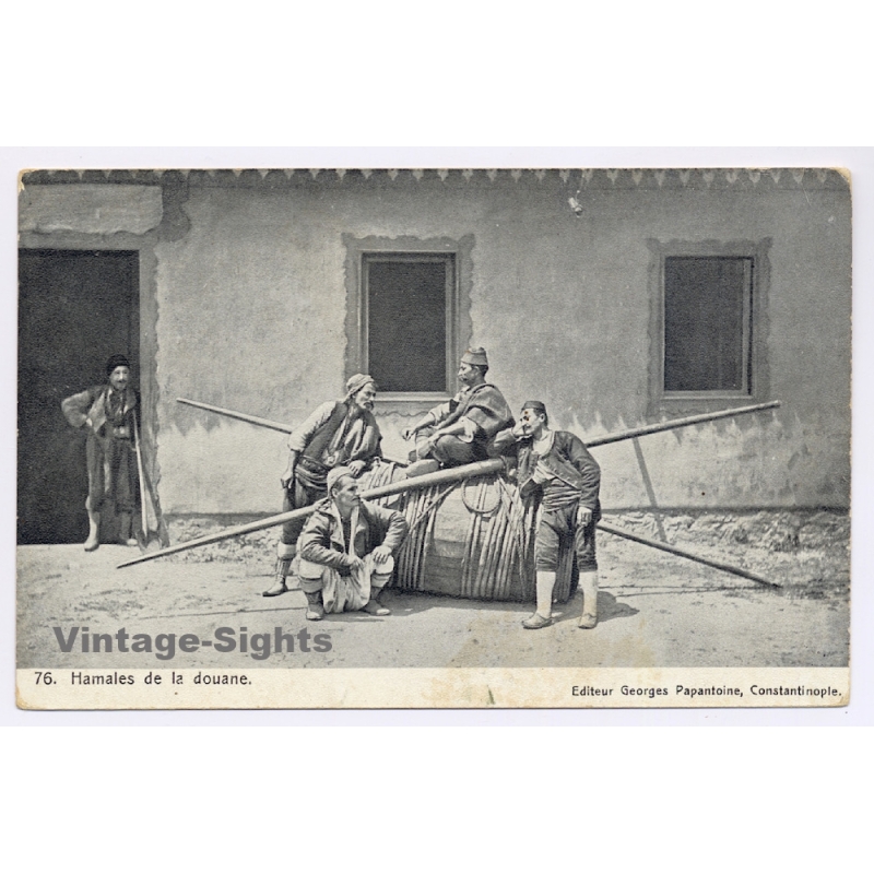 Constantinople / Turkey: Hamales de la Douane / Port Customs Workers (Vintage PC 1900s)