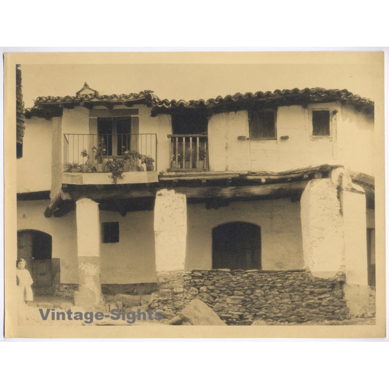 Estudio Amer Madrid: Traditional Extremadura Architecture & Child (Vintage Photo 40x30CM Kodak BRTF 1940s)
