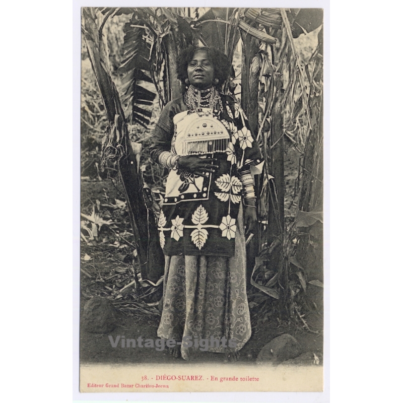 Diego-Suarez: Woman Of The Sakalava People (Vintage PC ~1910s)