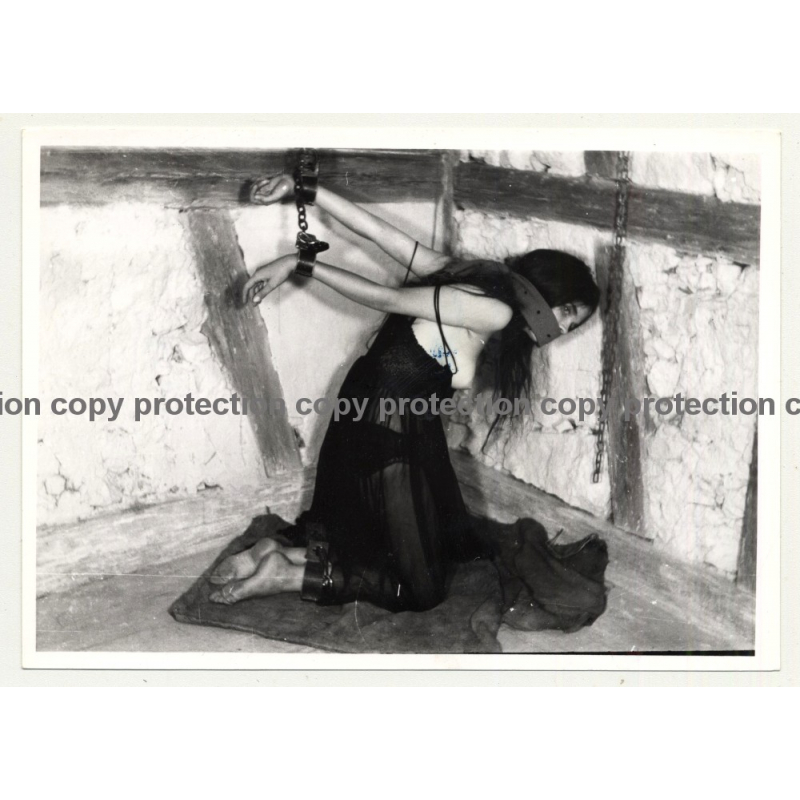 Darkhaired Beauty In Dungeon *5 / Cuffs - Gag - Collar - BDSM (Vintage Photo B/W 1964)
