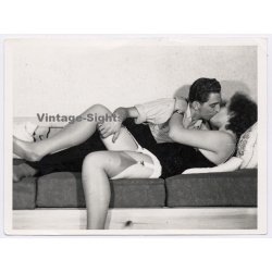 Risqué: Great Take Of Passionate Couple Kissing / Suspenders (Vintage Photo ~1930s/1940s)