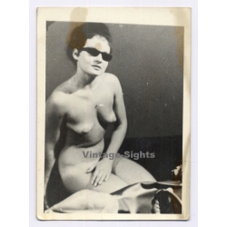 Erotic Study: Cool Take Of Kneeling Nude Female With Sunglasses (2nd Gen. Photo ~1960s)
