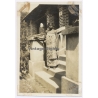 Congo Belge: Young African Woman On Stairs Of Colonial Villa (Vintage Photo ~1930s)