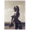 Artistic Erotic Study: Blonde Nude Outdoors / Classic Pose (Large Digital Photo 30 x 21 CM ~2000s)