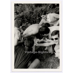 Group Of Young Men Try To Pull Down Friends' Towel / Gay INT (Vintage Photo 1960s)