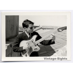 Elegant Young Man Plays Guitar On Rooftop - Beatnik*2 / Gay INT (Vintage Photo 1960s)