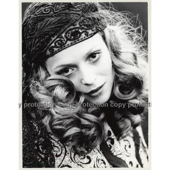 Close-Up Of Blonde Hippie Beauty / Eyes (Vintage Photo Master 1970s Fashion)