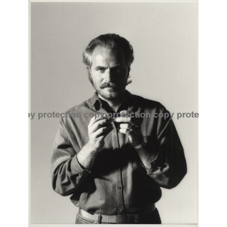 Bearded Man Rolls Cigarette *2 / Red Rock Tabak (Vintage Photo Master 1980s Large)