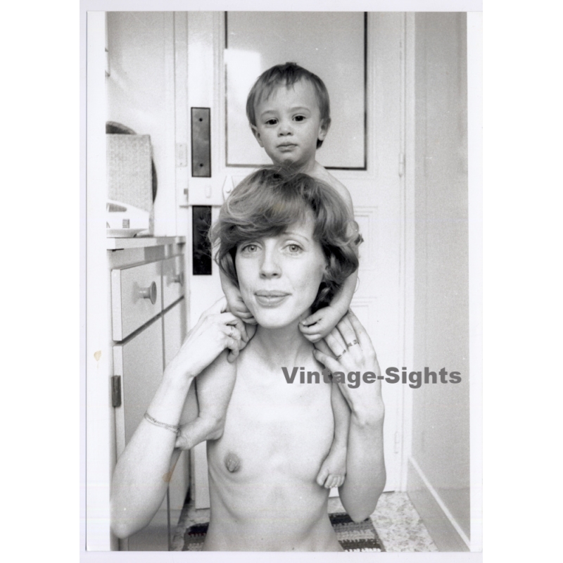 Jerri Bram (1942-2020): Proud Topless Mother Carries Son On Shoulders*2 (Vintage Photo ~1970s/1980s)