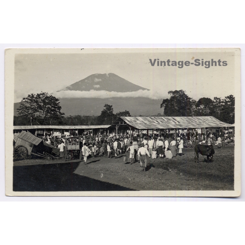 Sumatra / Indonesia: Pagar Alam Market Dempo Volcano / Ethnic (Vintage RPPC ~1920s/1930s)