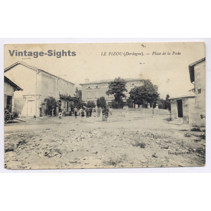 Li Pizou Dordogne /  France: Place de la Poste Town Square Inhabitants (Vintage PC 1909)