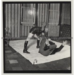 Semi Nude Blonde & Brunette Women In Hot Catfight *9 / Wrestling (Vintage Contact Sheet Photo 1970s)