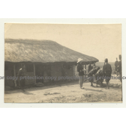 Congo-Belge: Colonial Master & Force Publique Soldiers / Bogoro (Vintage Photo B/W ~1930s)