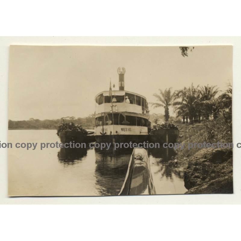 Congo - Belge: Steamship Meuse & Barges At River Shore (Vintage Photo ~1920s/1930s) Congo - Belge: Steamship Meuse & Barges At River Shore (Vintage Photo ~1920s/1930s)