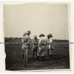 Congo - Belge: Briefing / 4 Force Publique Soldiers / Gun (Vintage Photo ~1920s/1930s)