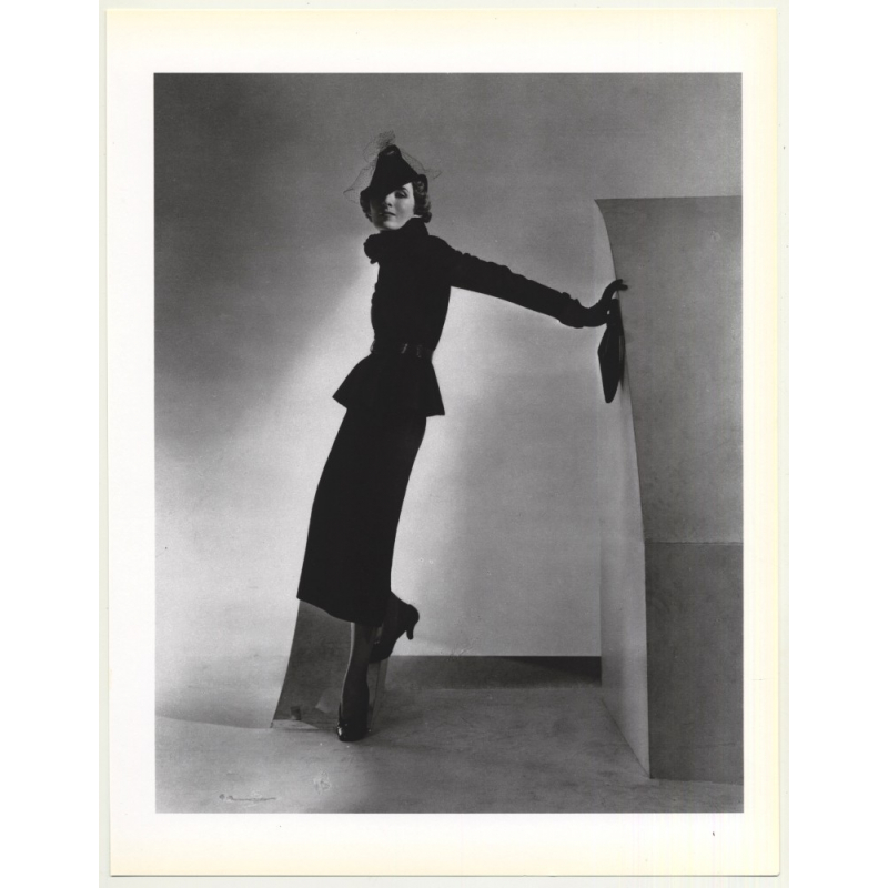 Horst P. Horst: Peplum, 1936 (1992 Sheet: Form Horst 27.5 x 35.5 CM) Horst P. Horst: Peplum, 1936 (1992 Sheet: Form Horst 27.5 x 35.5 CM)