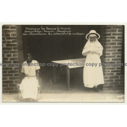 Urundi-Kanginia / Congo Belge: On Dispensaire - En Attendant Le Médecin (Vintage RPPC)
